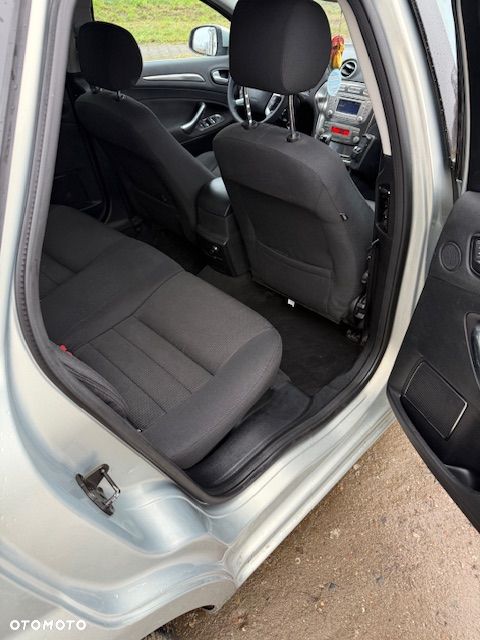 Ford Mondeo 2.0 TDCi Business Edition - 13