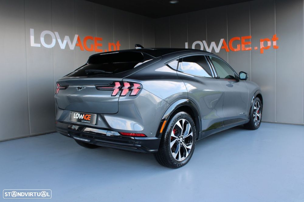 Ford Mustang Mach-E Alargada AWD - 3