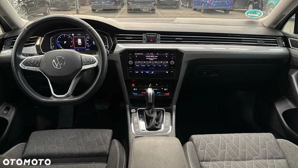 Volkswagen Passat Variant 2.0 TDI SCR DSG Business - 4