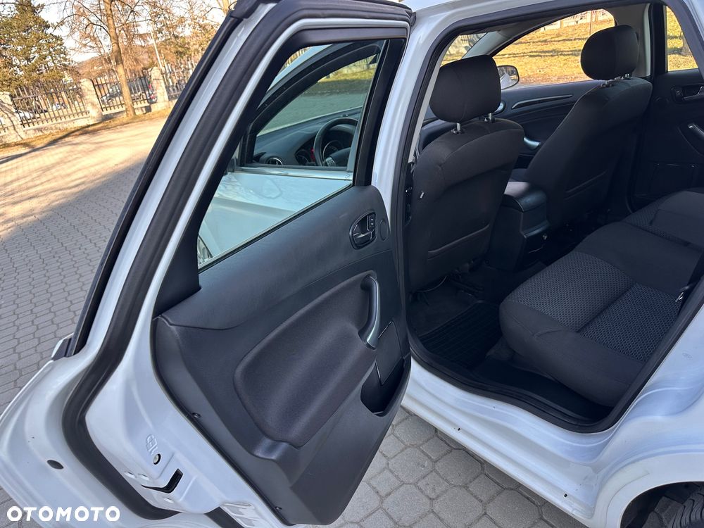 Ford Mondeo 2.0 TDCi Business Edition - 19