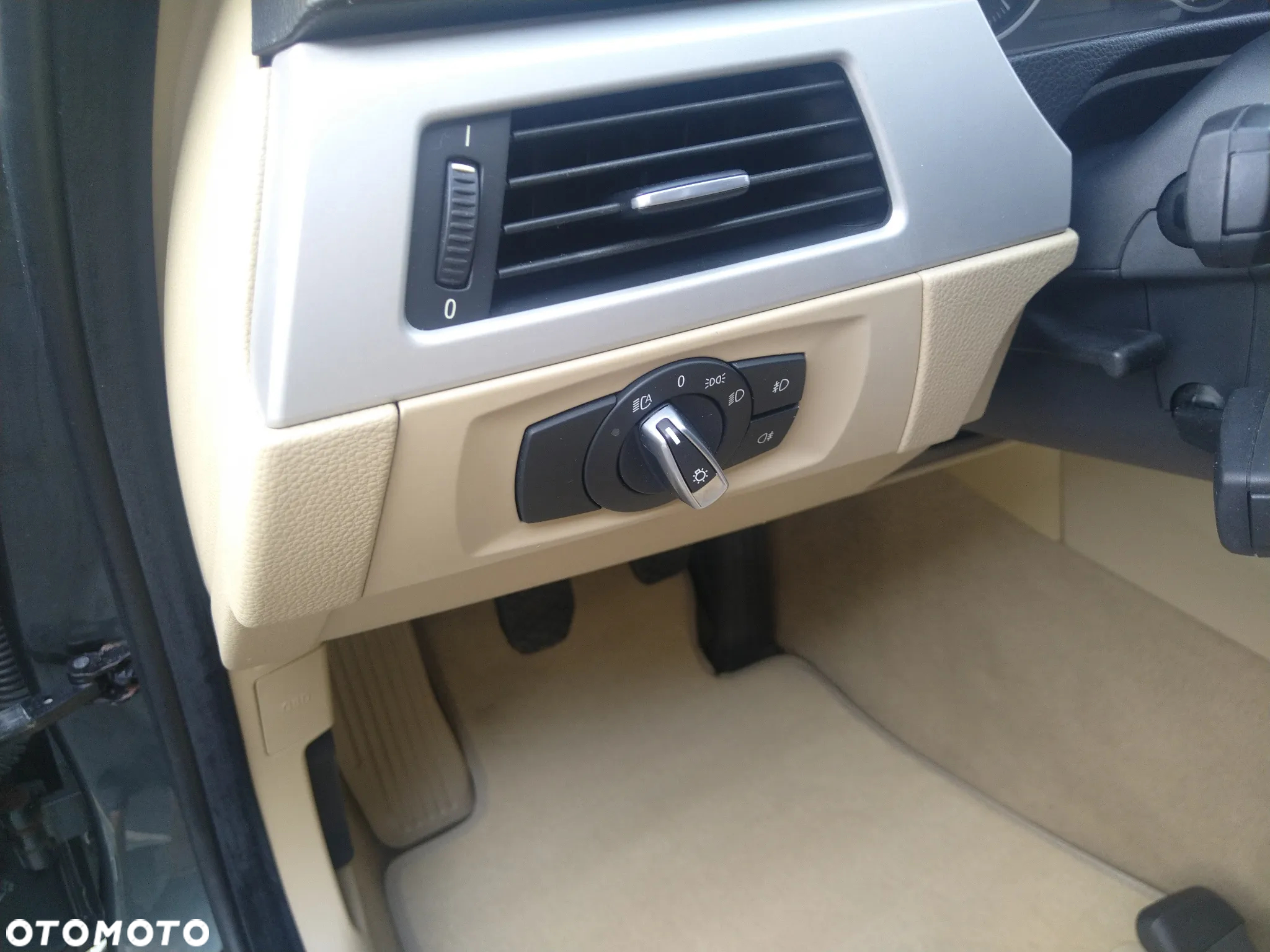 BMW Seria 3 318d DPF Touring - 21