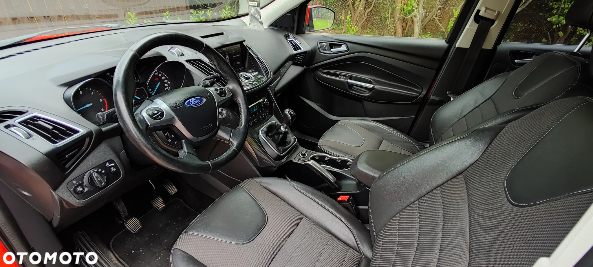 Ford Kuga 2.0 TDCi 2x4 Titanium - 14