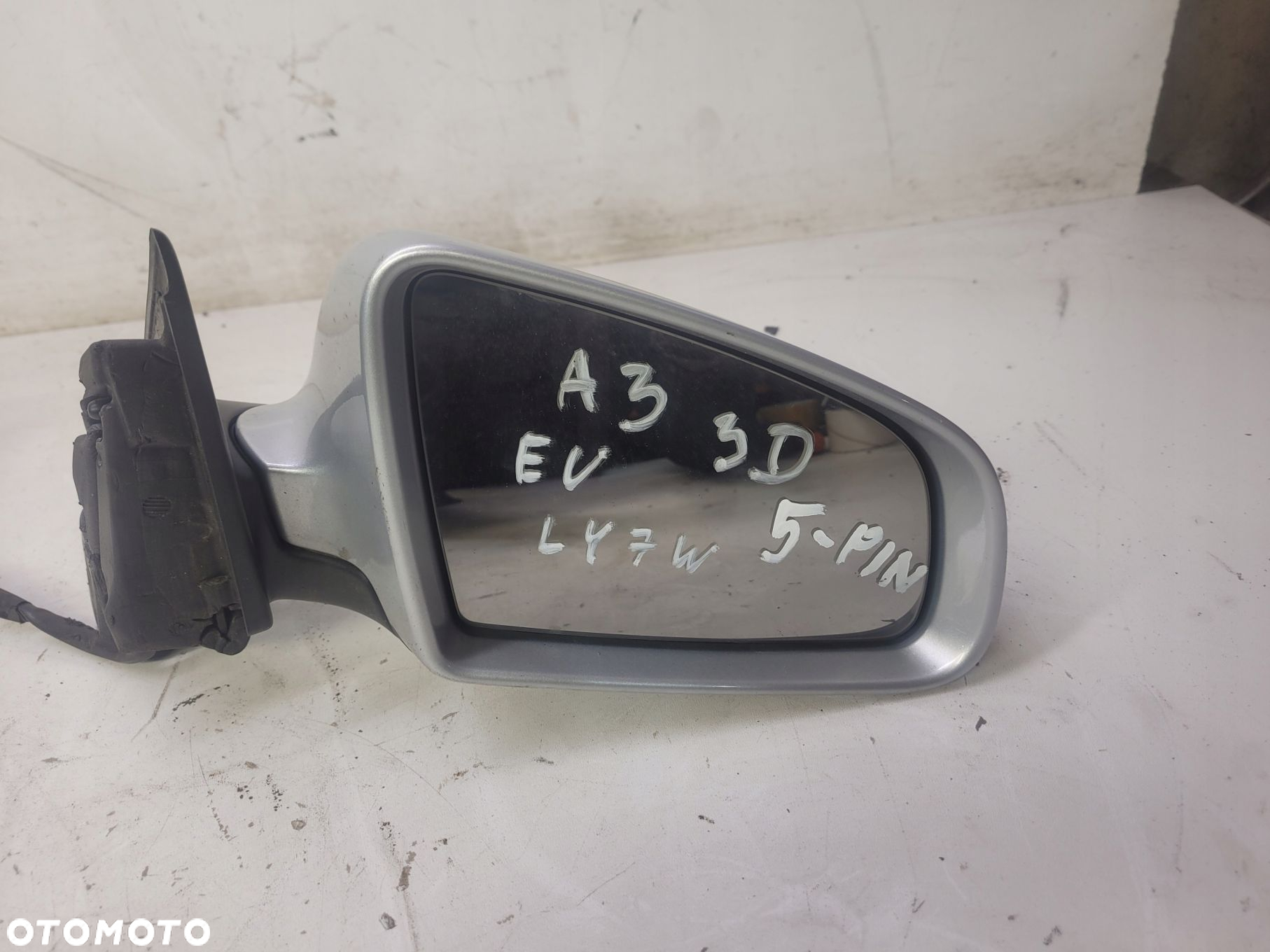 LUSTERKO ZEWNĘTRZNE PRAWE AUDI A3 8P LY7W EU 5-PIN - 2