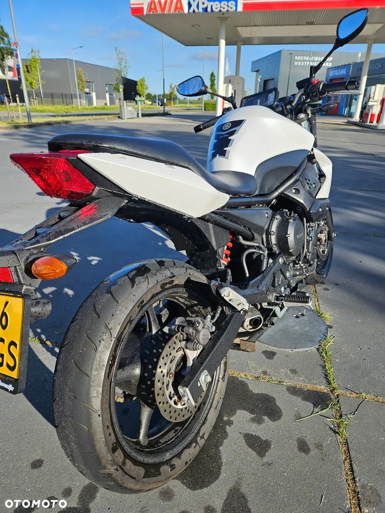 Yamaha XJ - 6