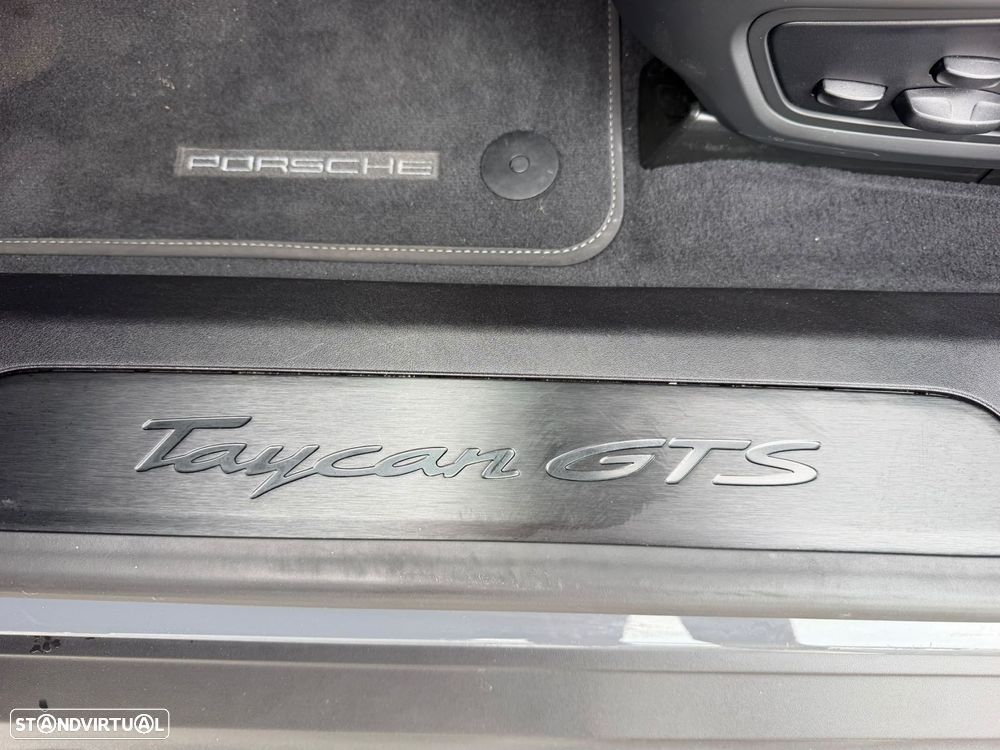 Porsche Taycan Sport Turismo GTS - 35