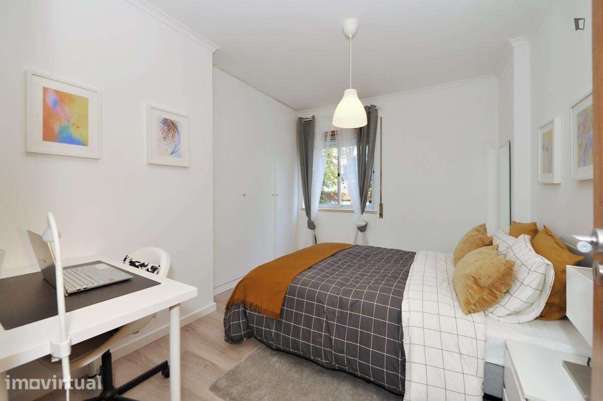 Quarto - localizado em Almada Lisbon - Grande imagem: 2/17