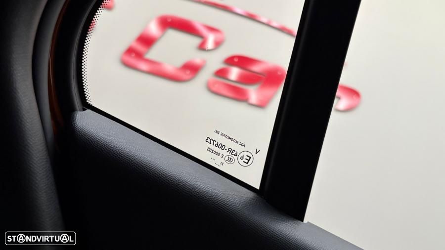 Peugeot 2008 1.2 PureTech Allure Pack EAT8 - 29