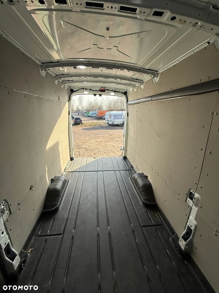 Ford Transit - 12