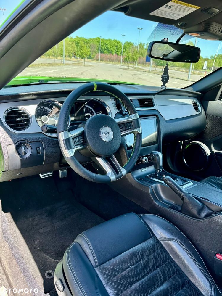 Ford Mustang 3.7 V6 Premium - 23