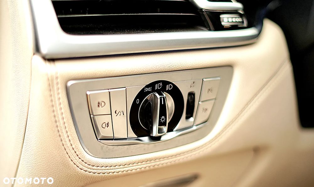 BMW Seria 7 750d xDrive - 8