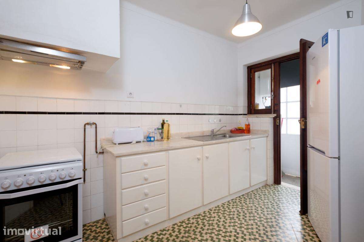 Quarto - localizado em Norton de Matos Coimbra - Grande imagem: 3/26
