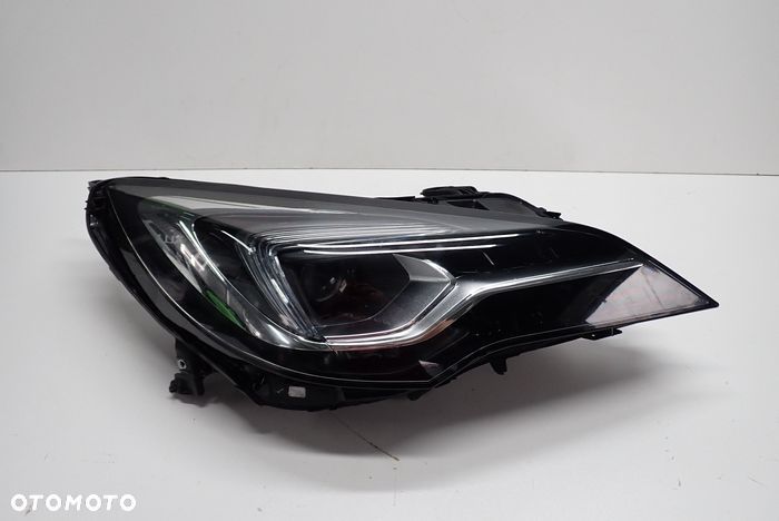 OPEL ASTRA K V FULL LED LUX 16- reflektor prawy lampa prawa 39111150
