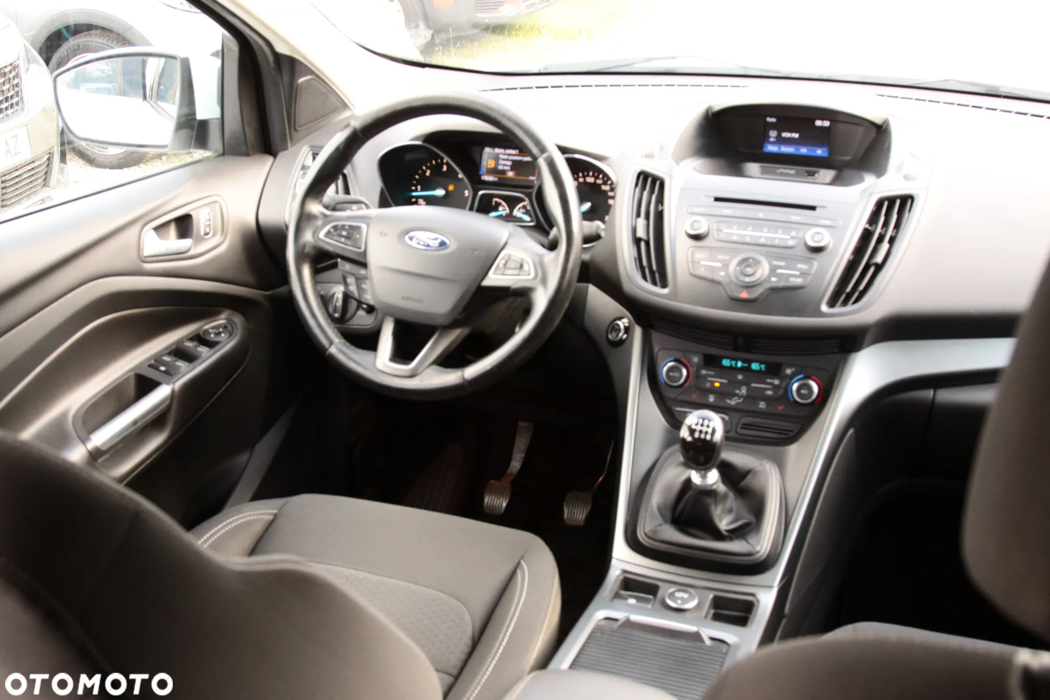 Ford Kuga 2.0 TDCi 2x4 Business Edition - 16
