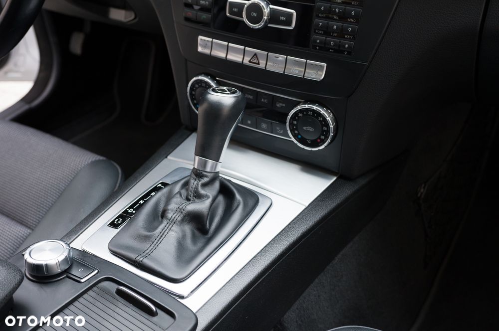 Mercedes-Benz Klasa C 180 7G-TRONIC - 14