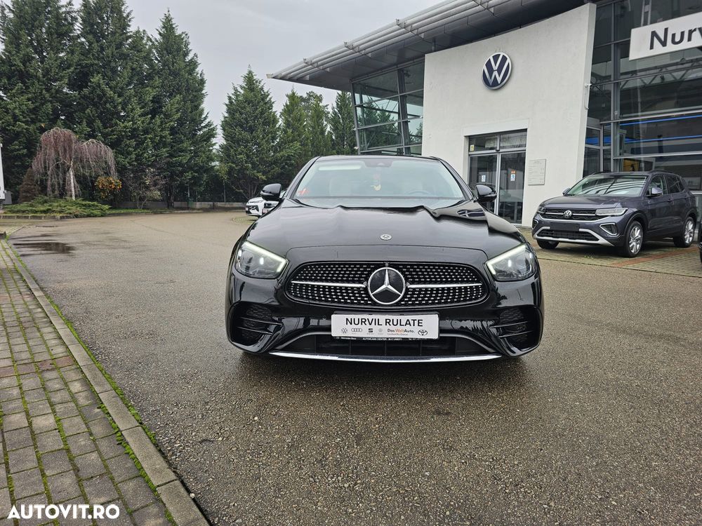 Mercedes-Benz E 220 d 4Matic T 9G-TRONIC AMG Line - 2