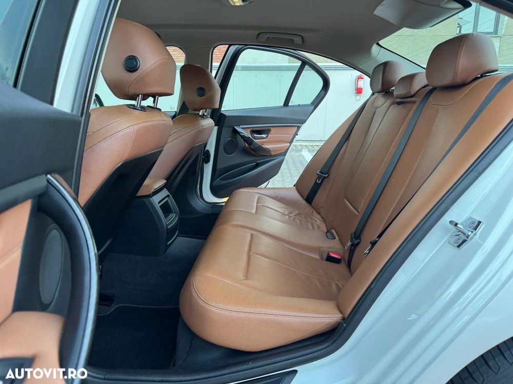 BMW Seria 3 320i Aut. Luxury Line - 19
