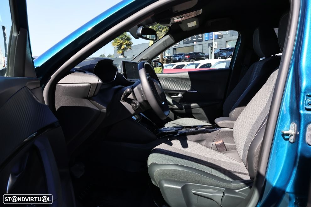 Peugeot e-2008 54 kWh Allure - 15
