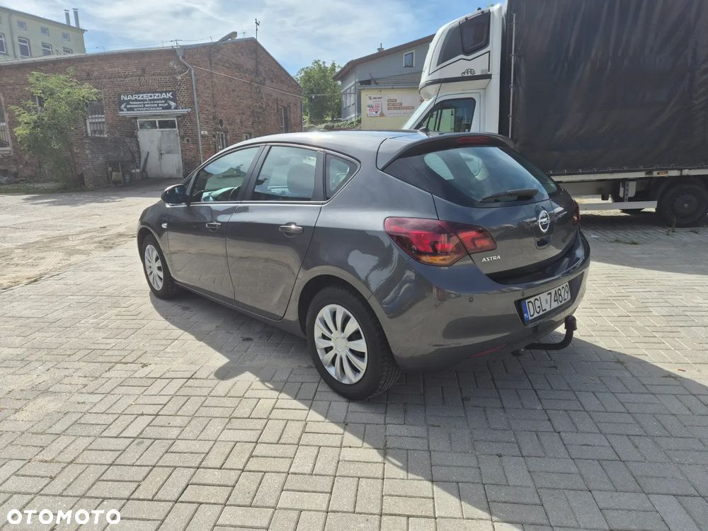 Opel Astra 1.6 - 10