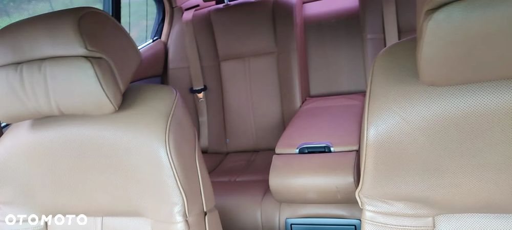 BMW Seria 7 750i - 7