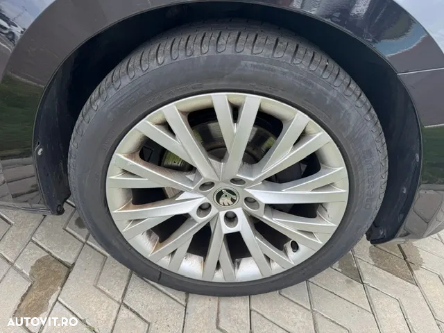 Skoda Superb Combi 2.0 TDI DSG Style - 4