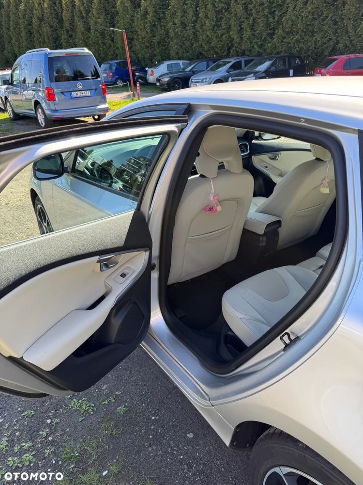 Volvo V40 D3 Kinetic - 21