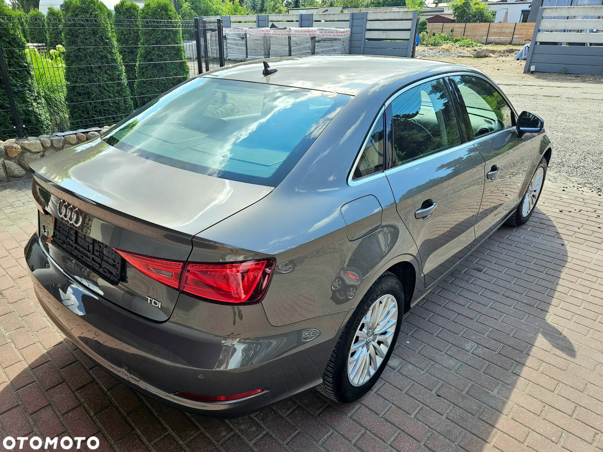 Audi A3 Limousine 1.6 TDI Ambiente - 4