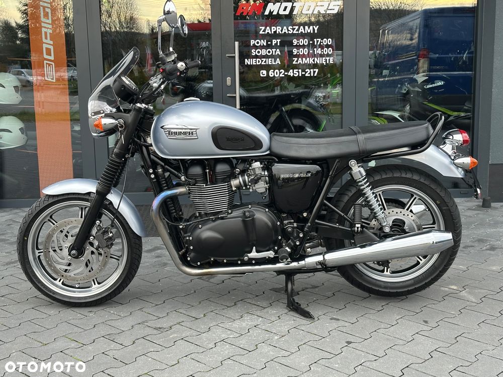 Triumph Bonneville - 26