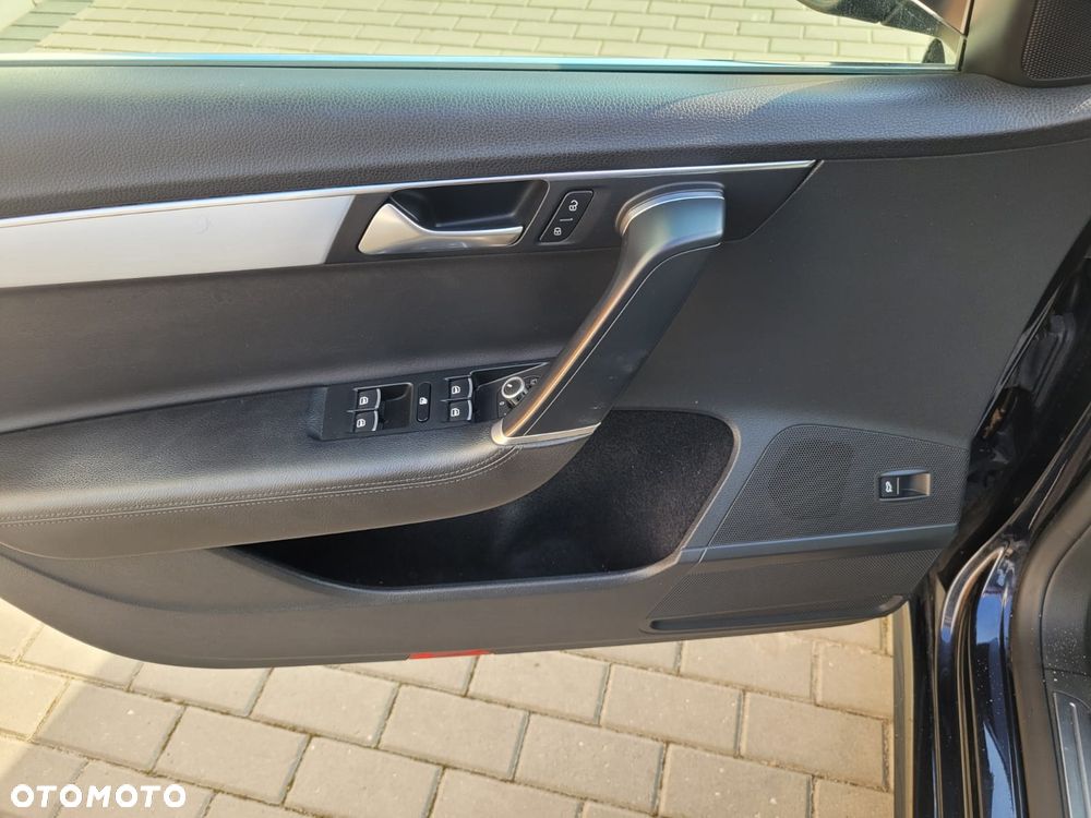 Volkswagen Passat 2.0 Blue TDI DSG SCR Highline - 23