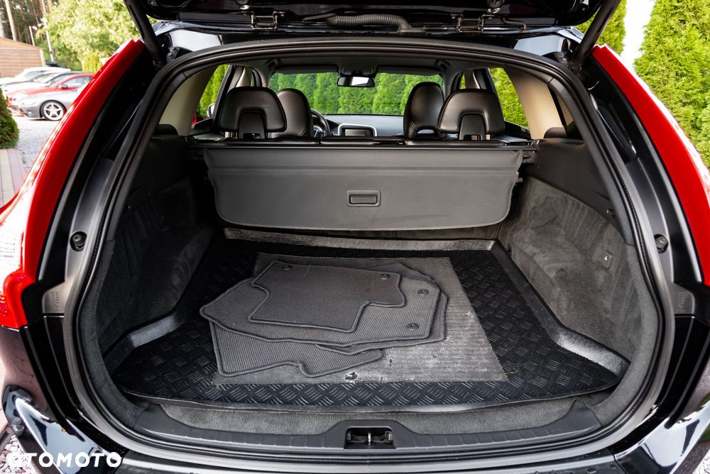 Volvo XC 60 T6 AWD R-Design - 19