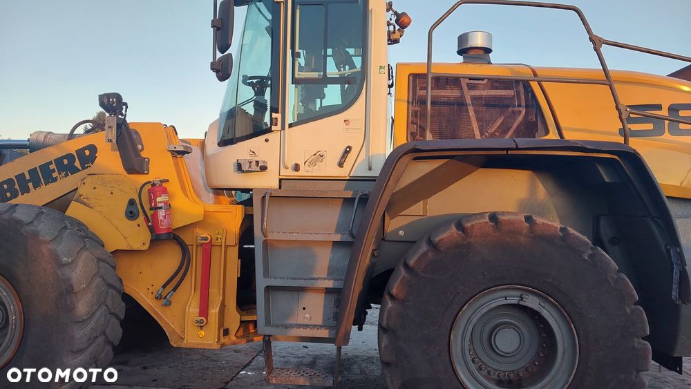 Liebherr L580 - 10