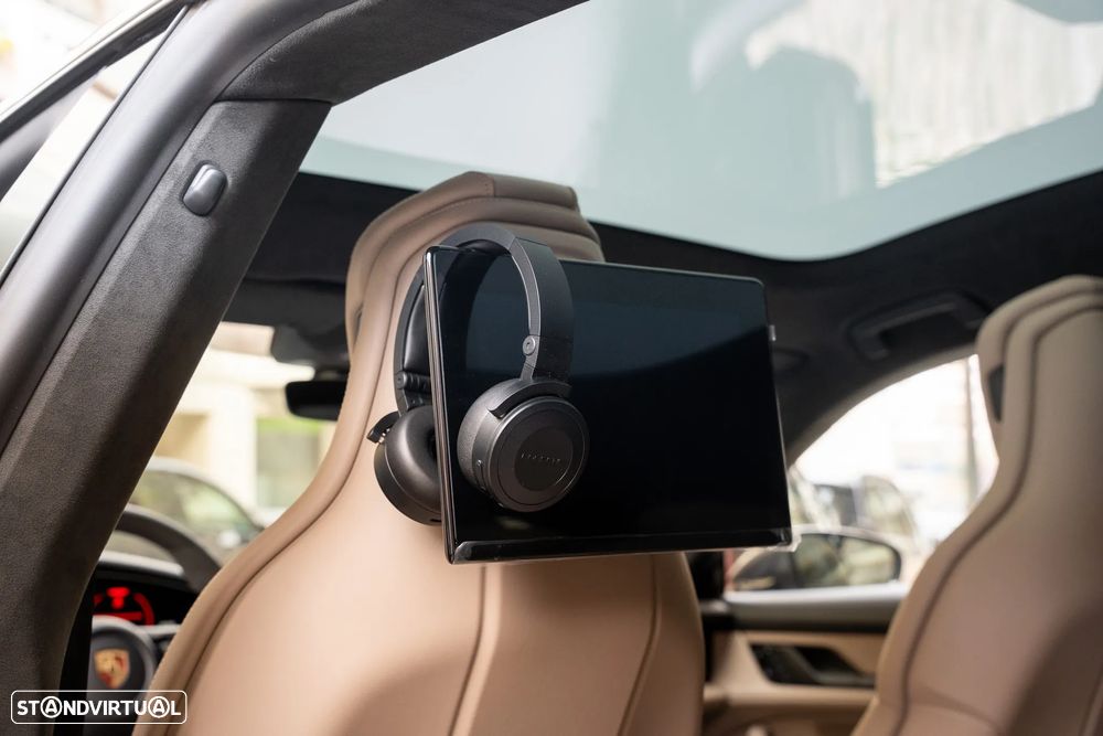 Porsche Taycan Sport Turismo GTS - 42