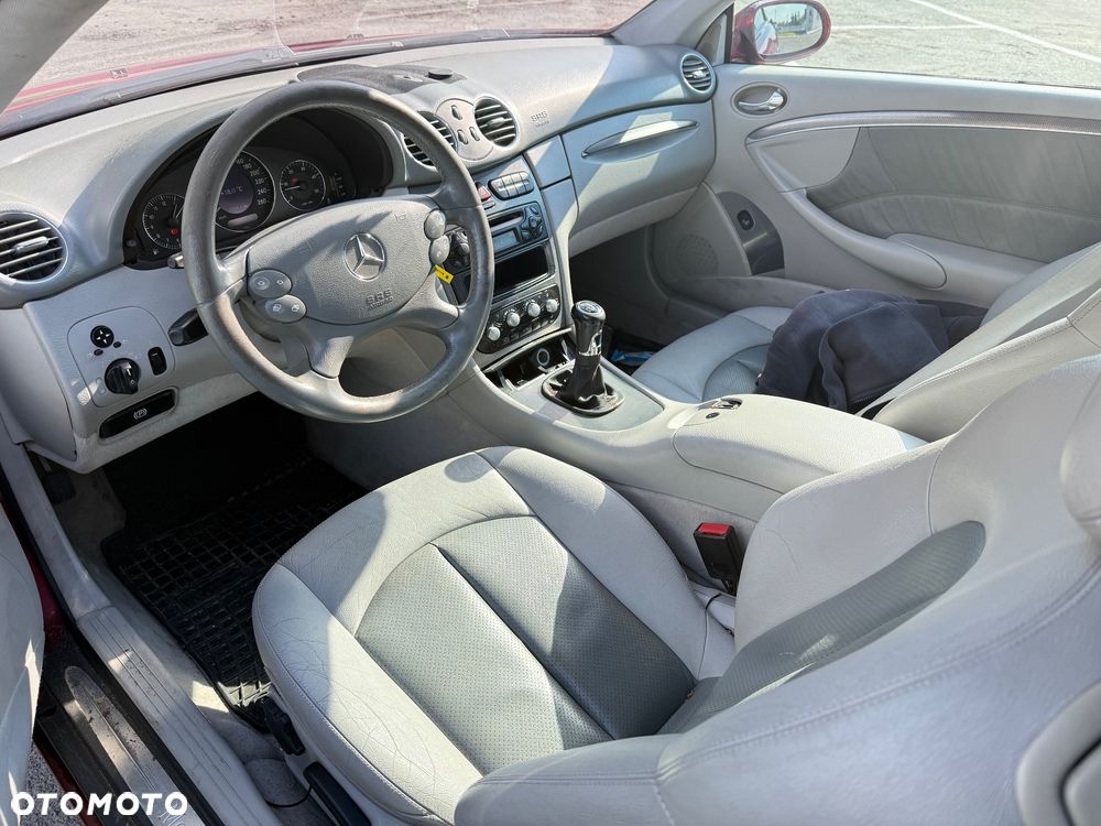 Mercedes-Benz CLK 270 CDI Avantgarde - 8