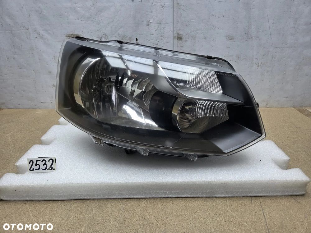Volkswagen transporter T5 lift  09-15r 7E1941016T lampa prawy przód zwykła - 1