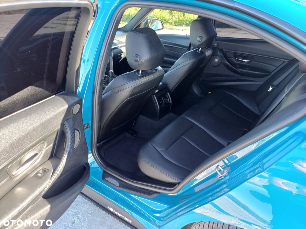 BMW Seria 3 335i M Sport - 6