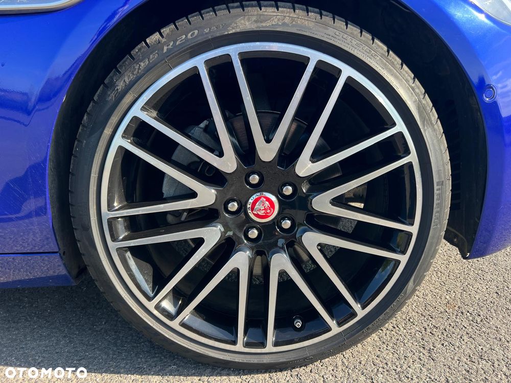 Jaguar XE 2.0 T Prestige - 8