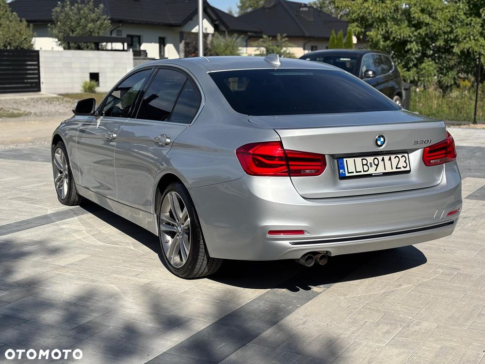 BMW Seria 3 330i Sport Line - 5