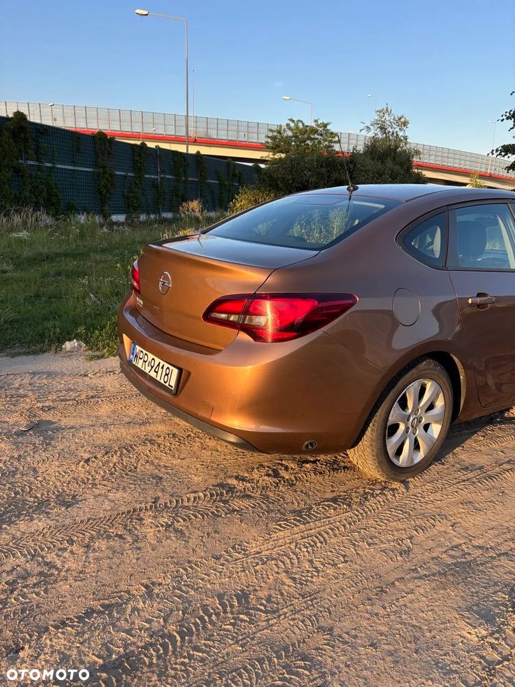 Opel Astra 1.6 EU6 - 3