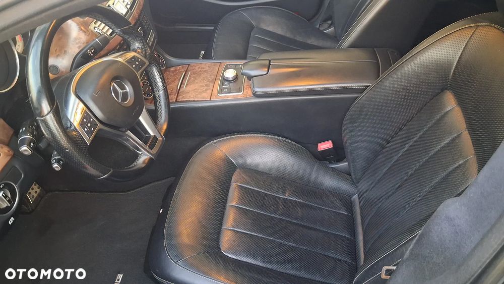 Mercedes-Benz CLS - 32
