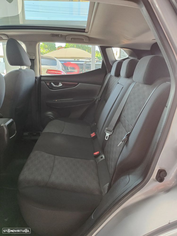 Nissan Qashqai 1.5 dCi N-Connecta 18 - 14