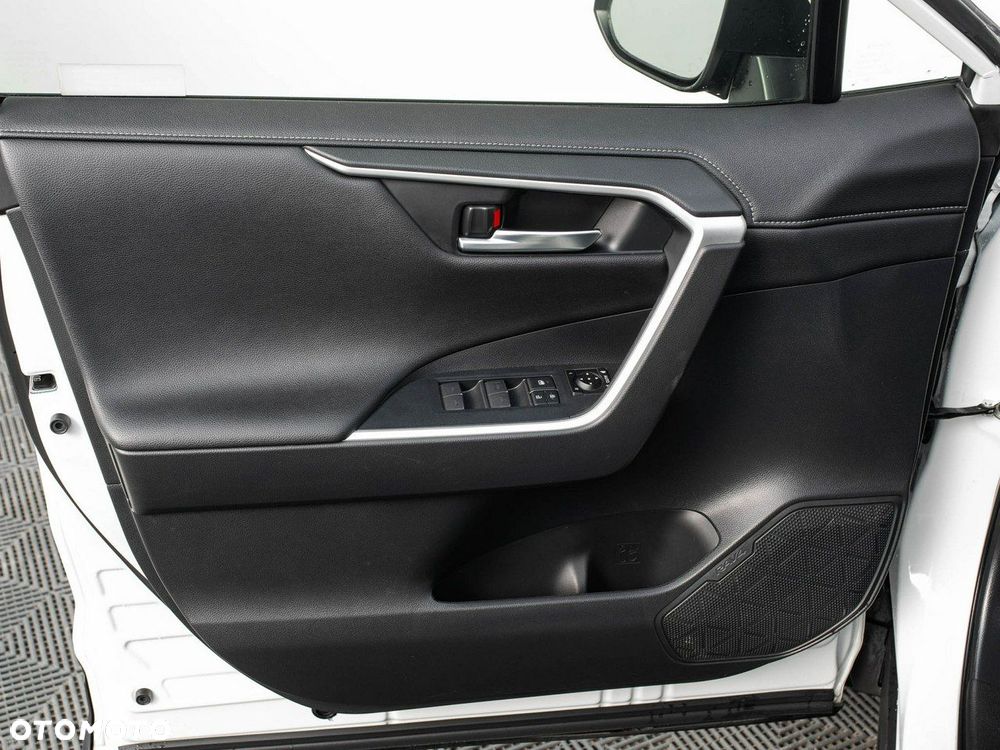 Toyota RAV4 - 10