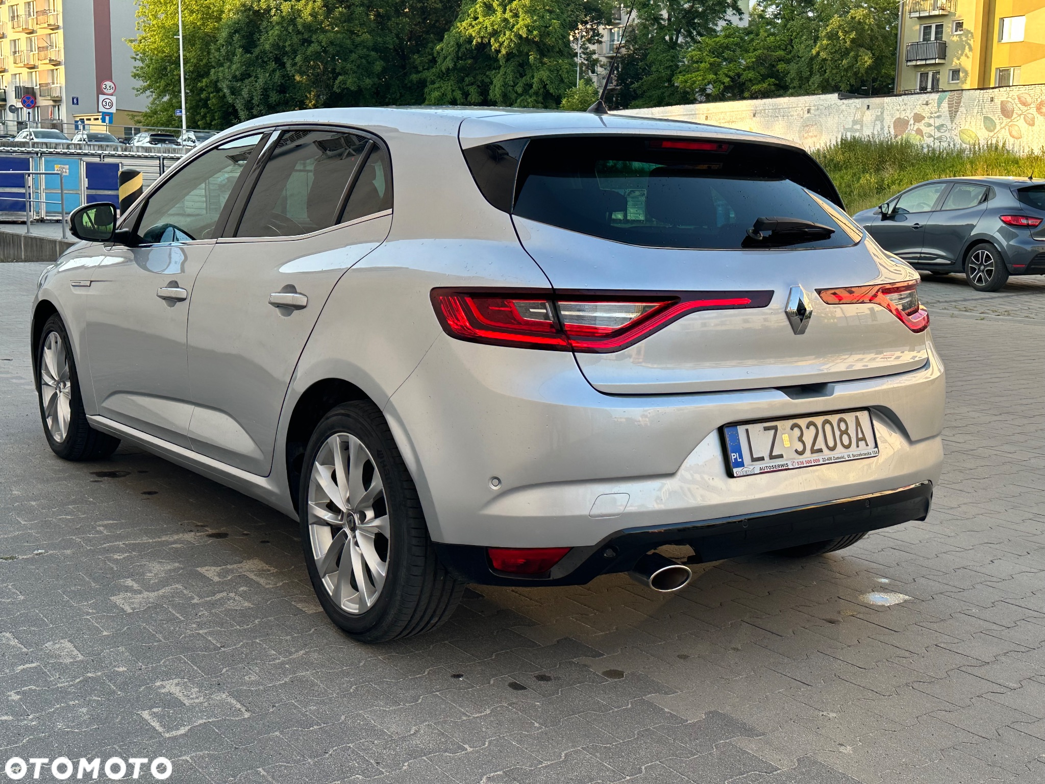 Renault Megane 1.3 TCe FAP Business - 8