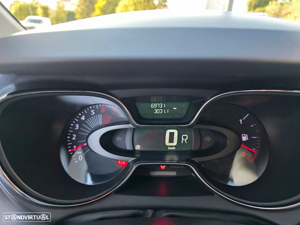 Renault Captur TCe 120 EDC Helly Hansen - 40