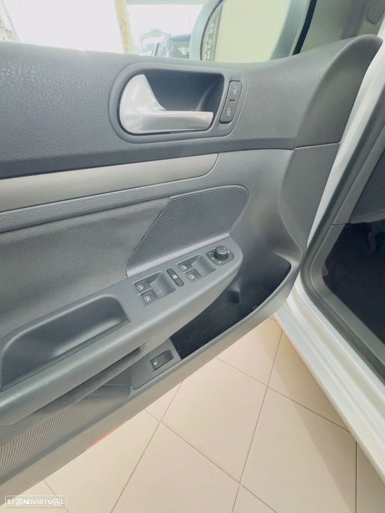 VW Golf 1.9 TDi Confortline DSG - 19