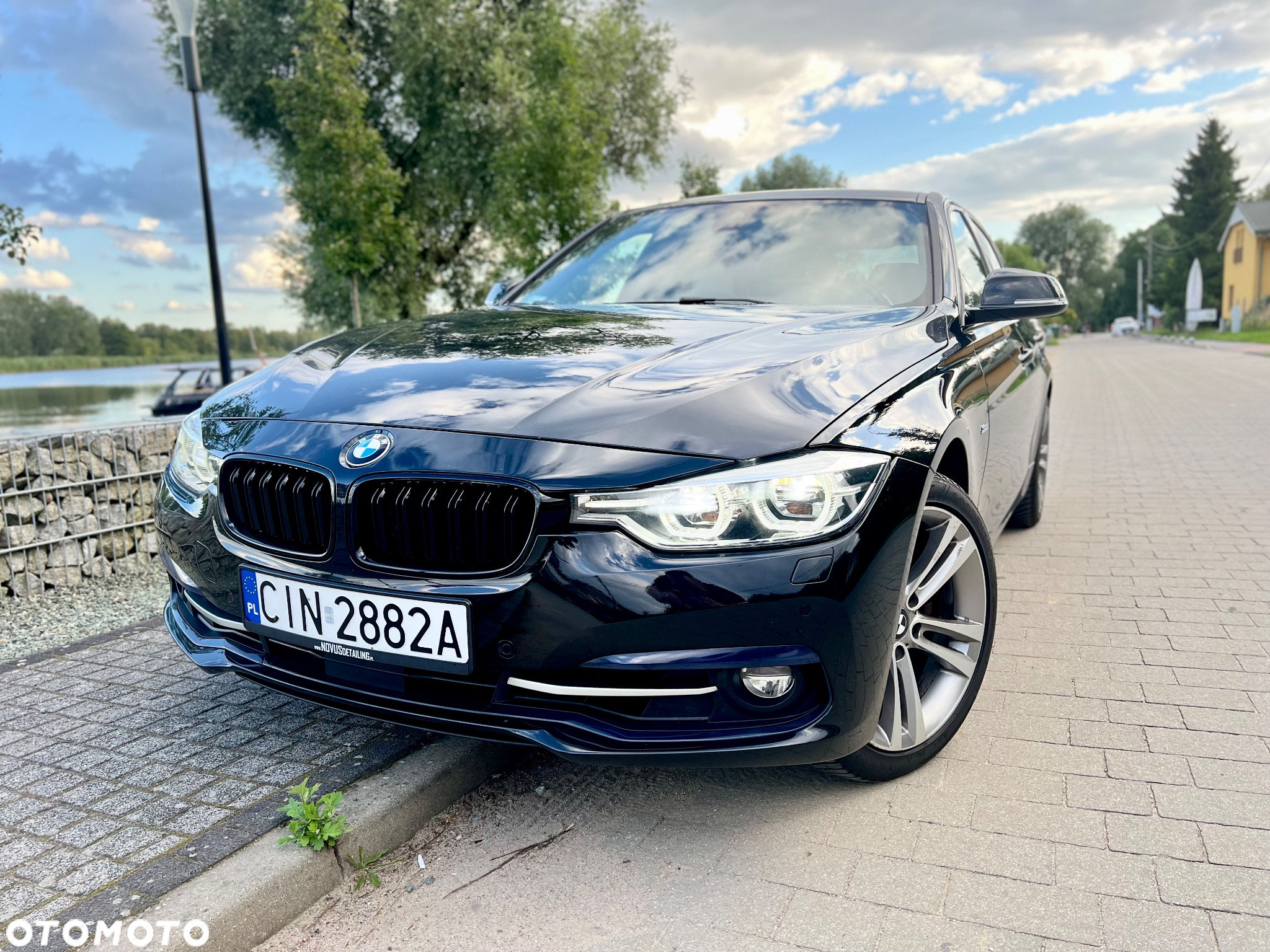 BMW Seria 3 330i xDrive Sport Line - 2