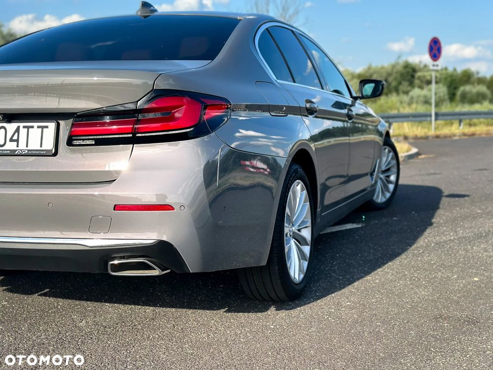 BMW Seria 5 530i xDrive mHEV Luxury Line - 28
