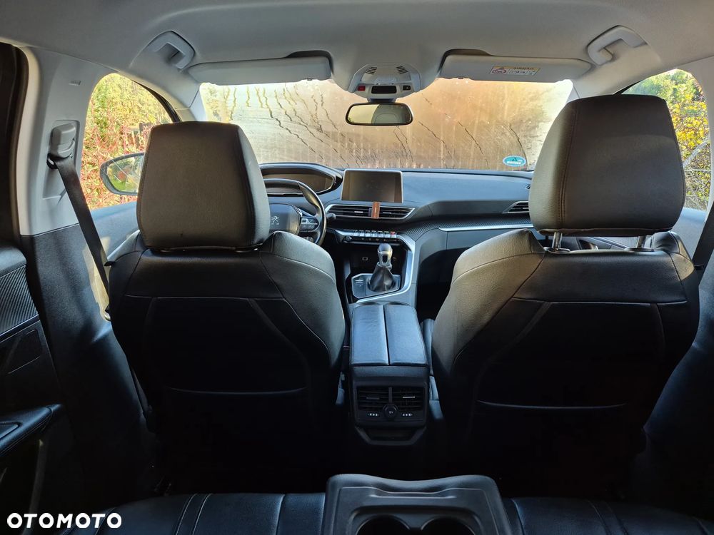 Peugeot 3008 PureTech 130 Stop & Start GPF Allure - 17