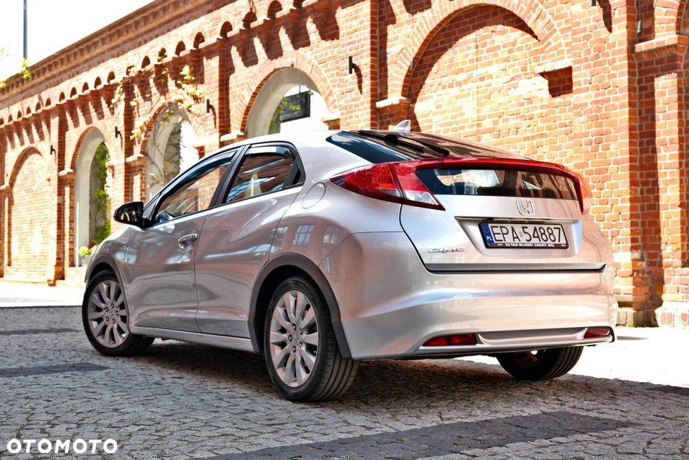 Honda Civic 1.8 i-VTEC Sport - 9
