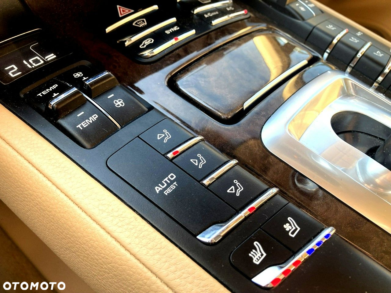 Porsche Cayenne - 28