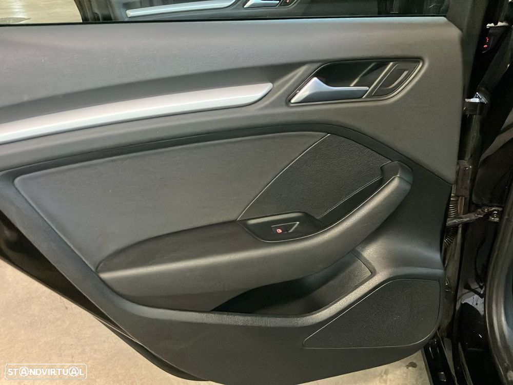 Audi A3 Sportback 1.6 TDI Design - 17