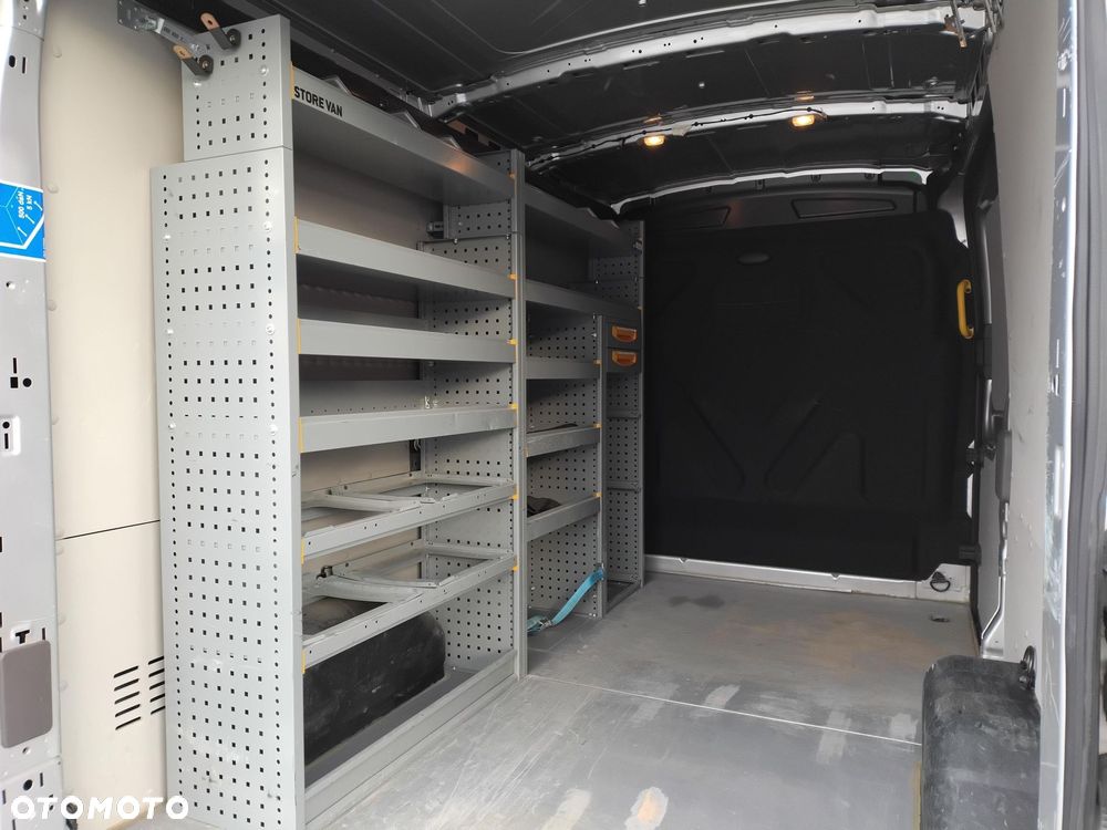 Ford Transit - 12